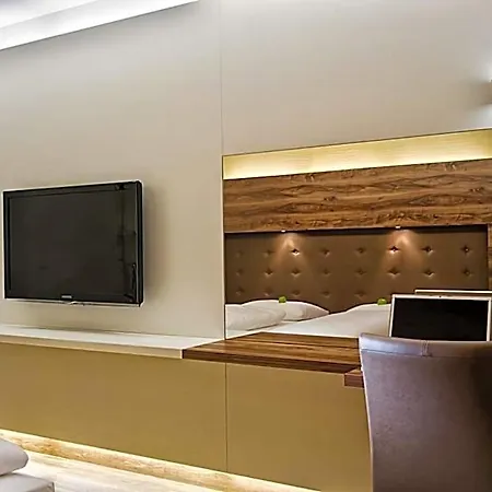 Conti - Partner Of Sorat Hotel