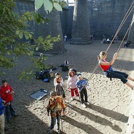 Conti - Partner Of Sorat Hotel